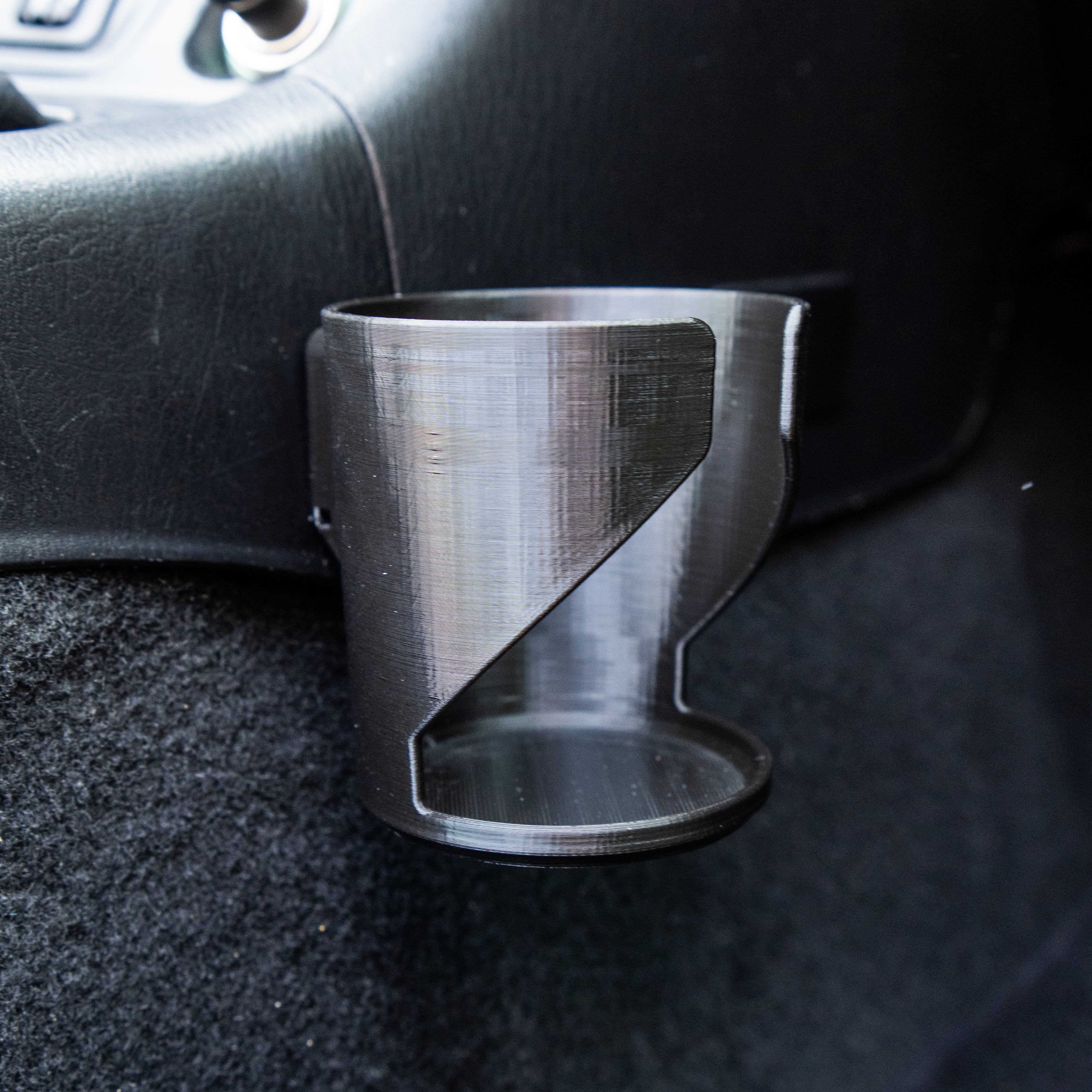 DETACHABLE CUP HOLDER V1