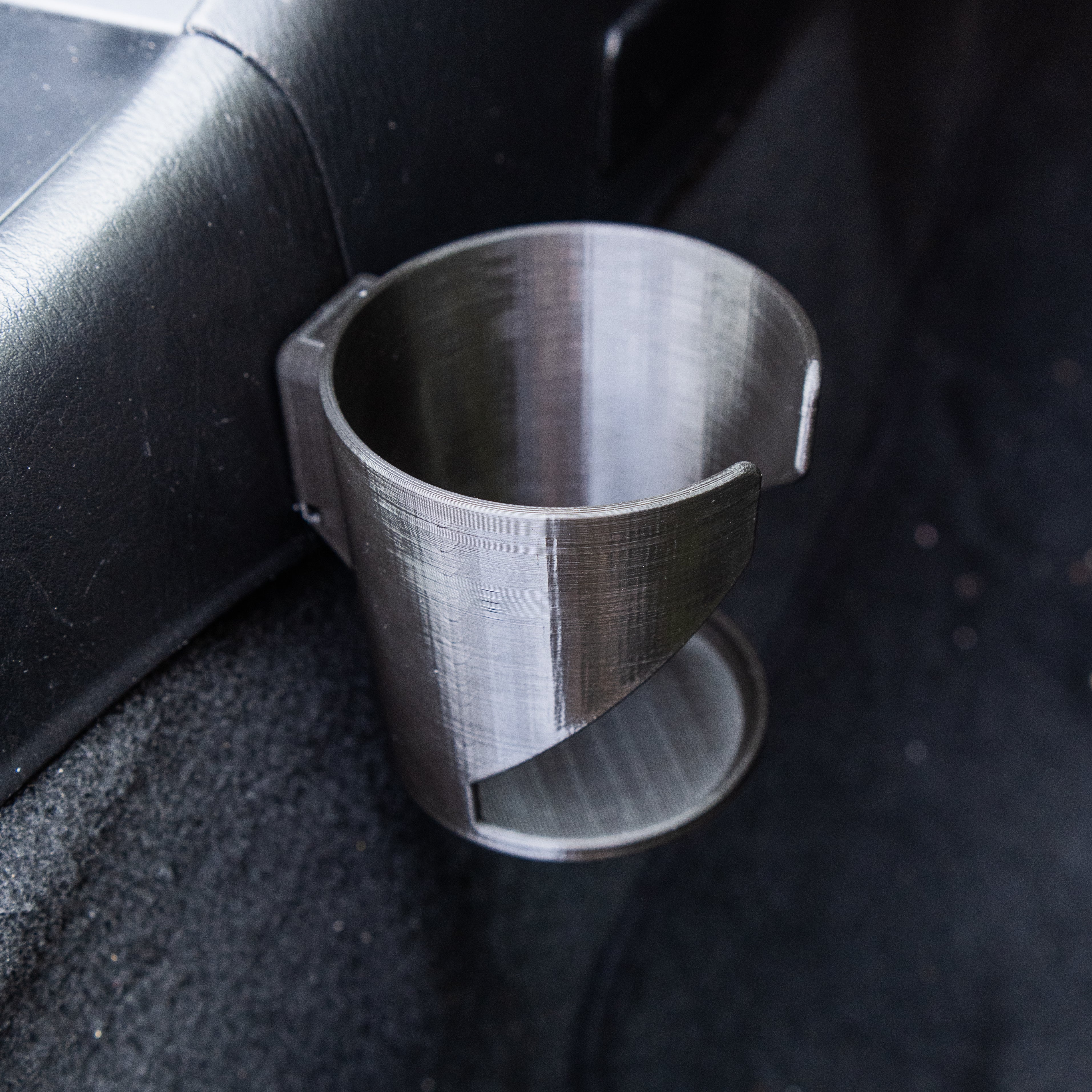 DETACHABLE CUP HOLDER V1